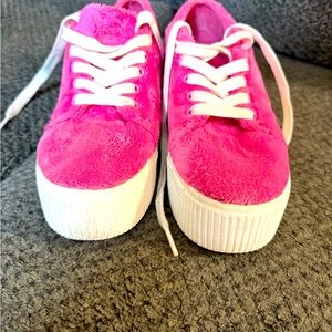 Jessica Simpson Barbie Pink Furry Platform Shoes. Y2K, On Wednesday We Wear Pink